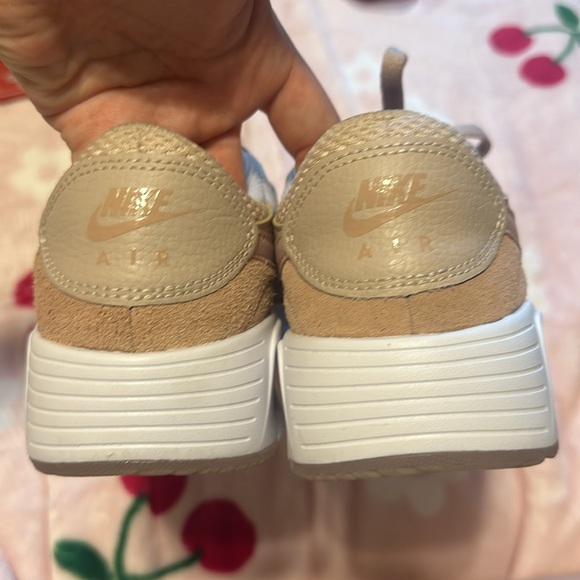 Nike Air Max Women’s 7.5 - Picture 2 of 4